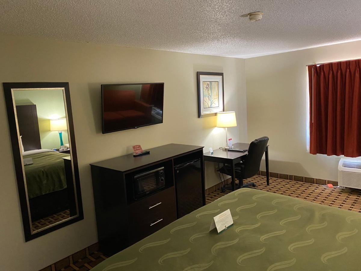 Quality Inn Morton At I-74 Esterno foto