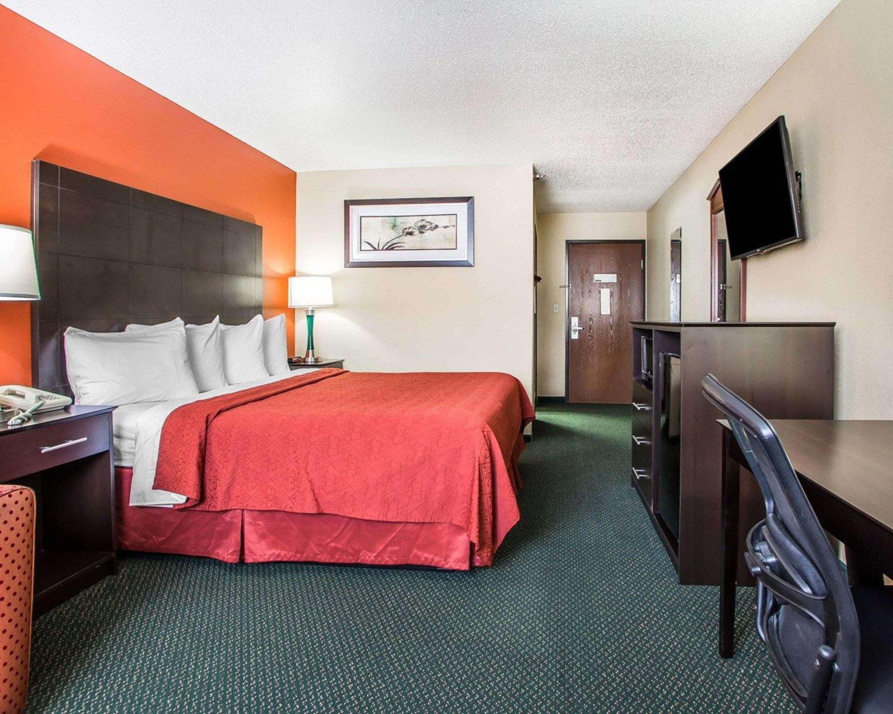 Quality Inn Morton At I-74 Esterno foto