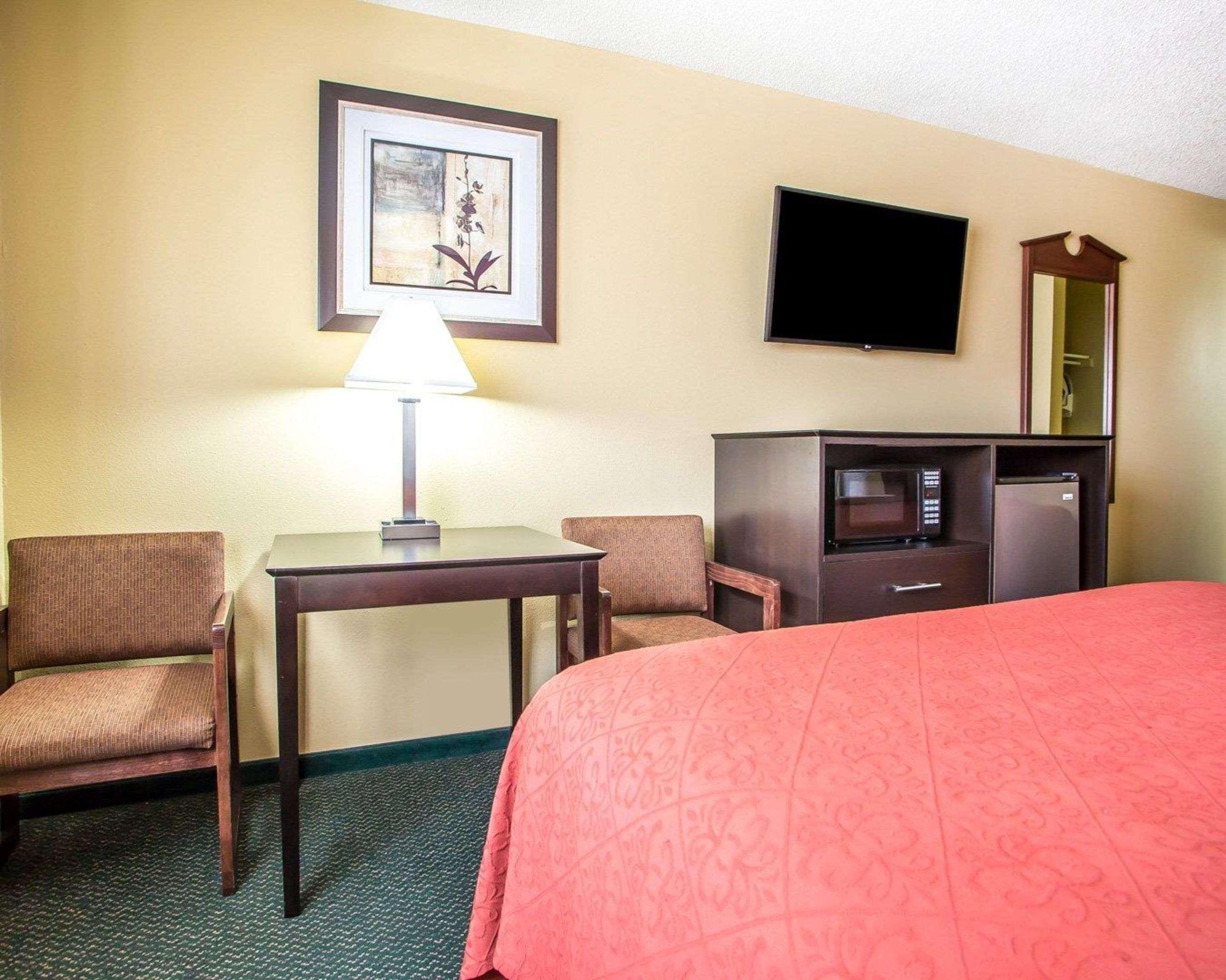 Quality Inn Morton At I-74 Esterno foto