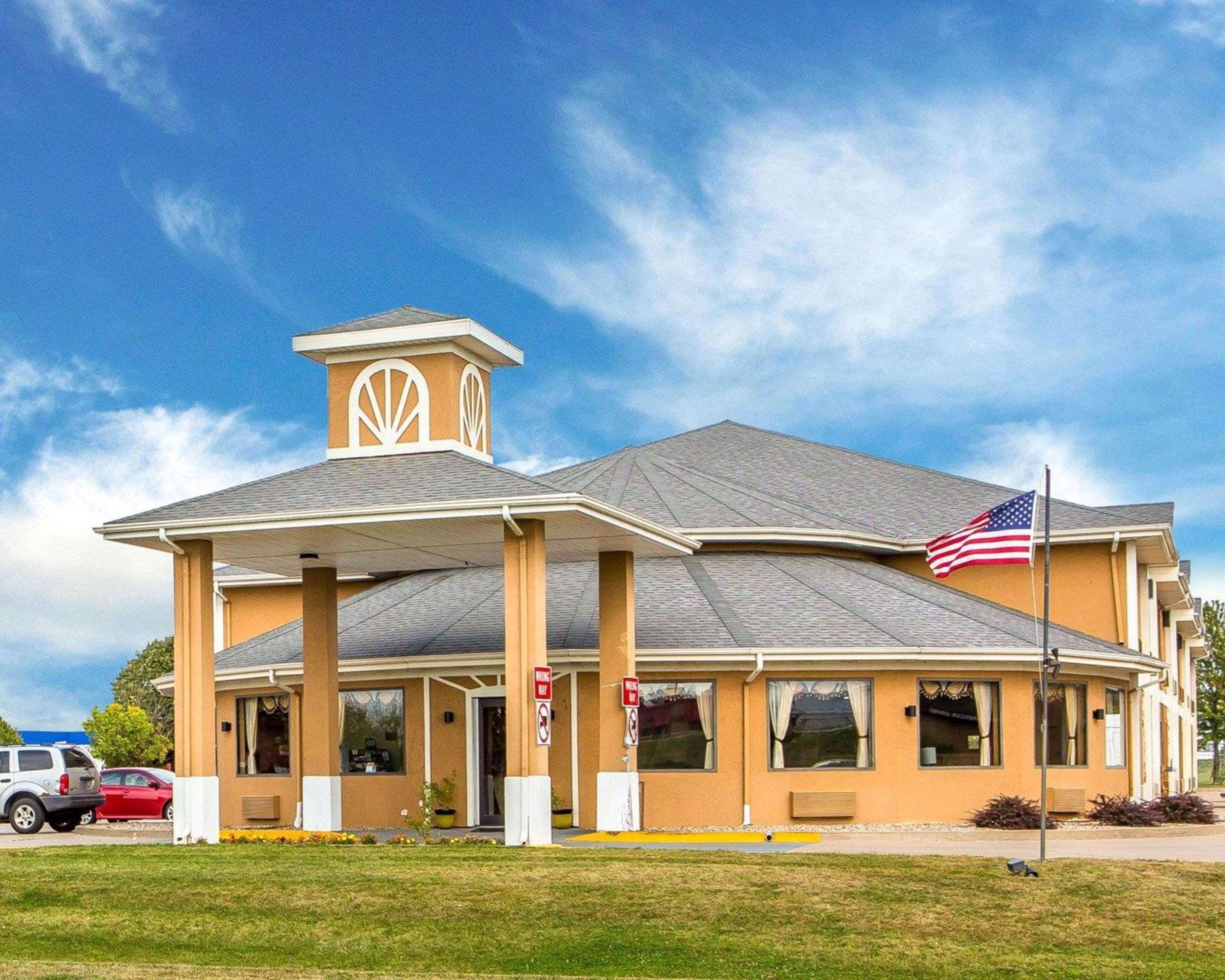 Quality Inn Morton At I-74 Esterno foto