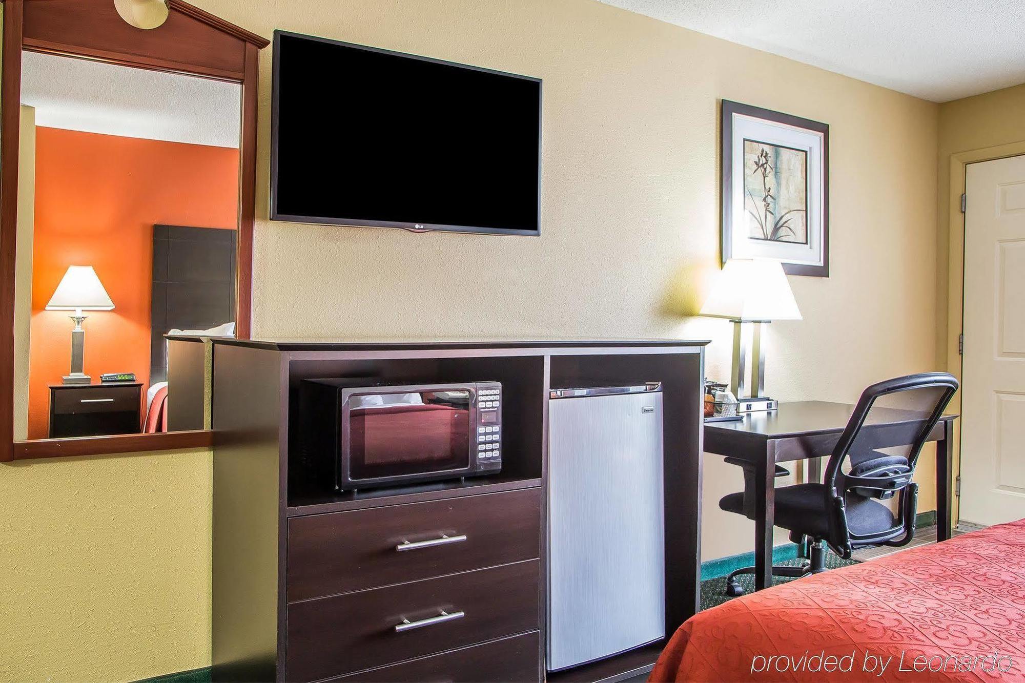 Quality Inn Morton At I-74 Esterno foto