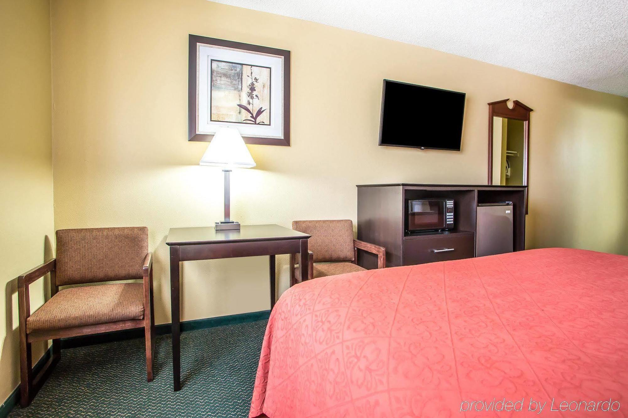 Quality Inn Morton At I-74 Esterno foto